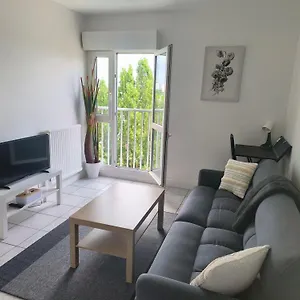 Appartement Sejournez Chez Masar Confort A 5 Mn Du Metro L Hay Les Roses Ligne 14 Dans Un Appart Tres Propre Calme Avec Parking Et Wifi Pres De L'aeropot Orly Et L'institut Gustave Roussy, Villejuif